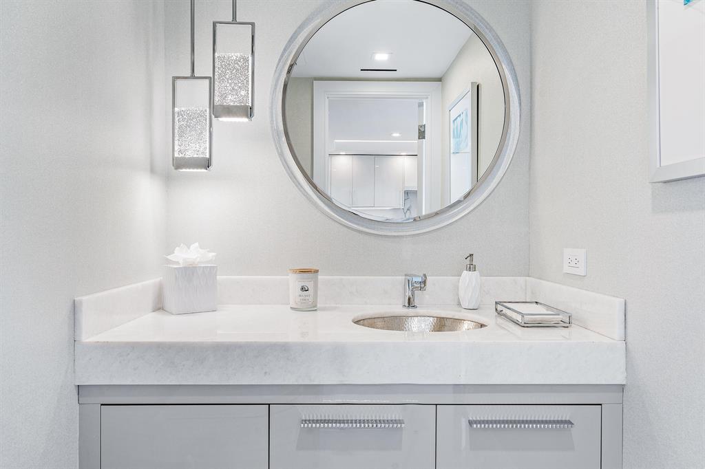 Twenty Six Hundred Condo - Residential