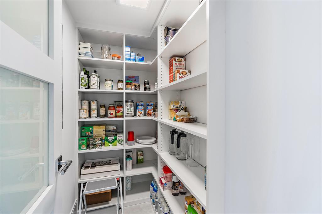 Twenty Six Hundred Condo - Residential