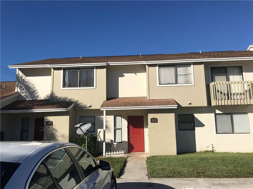 Ready to Go Town-House, Available to rent in the heart of Beautiful Greenacres City. Minutes to local Branded Stores, Shops, Restaurants, Boutiques and Pharmacies. Pool, club house, tennis courts, kids play area and pet friendly areas. This won't last long!! Submit contracts with credit report, national background, eviction report Ready to Go Town-House, Available to rent in the heart of Beautiful Greenacres City. Minutes to local Branded Stores, Shops, Restaurants, Boutiques and Pharmacies. Pool, club house, tennis courts, kids play area and pet friendly areas. This won't last long!! Submit contracts with credit report, national background, eviction report