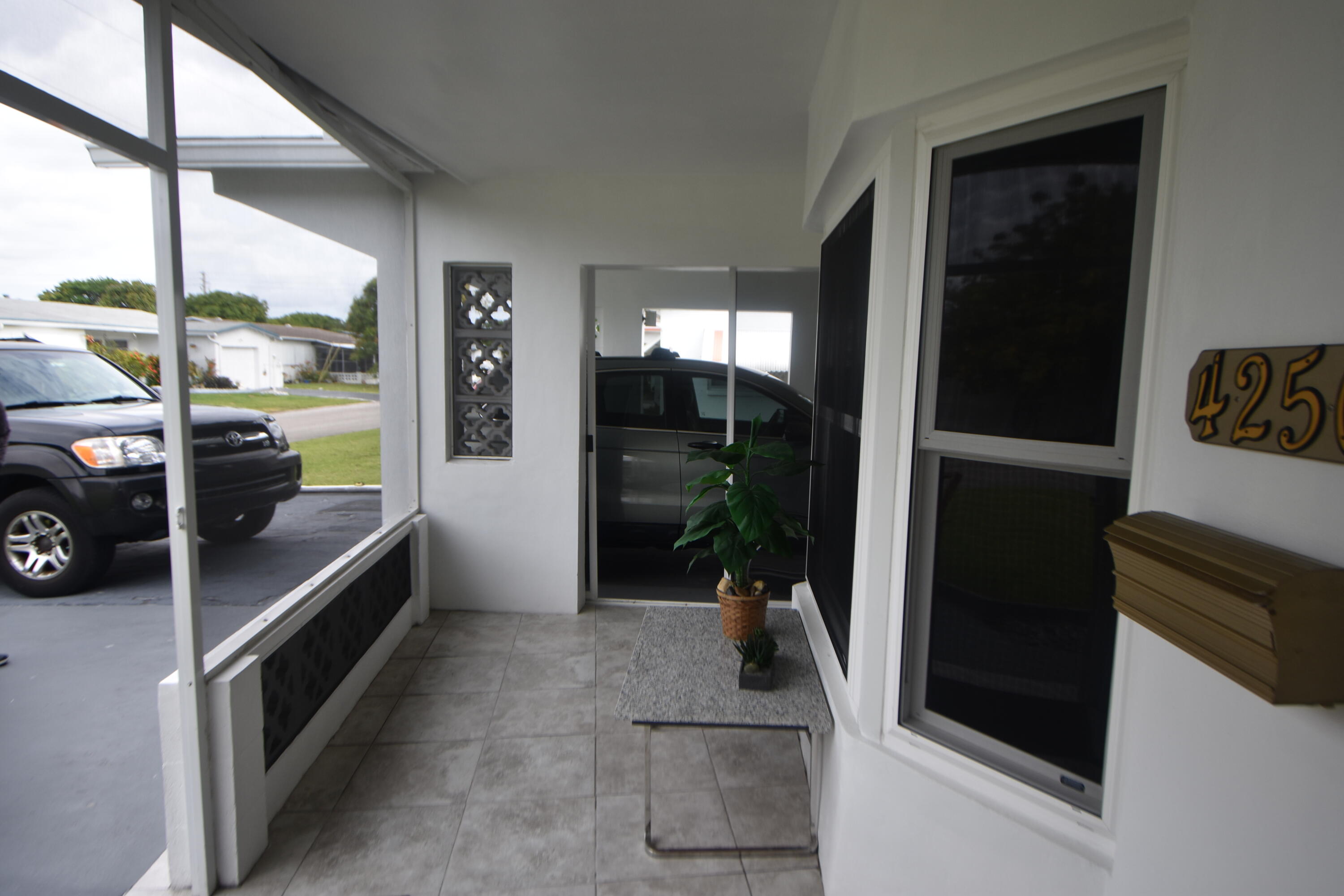 OAKLAND ESTATES 4TH SEC - Residential