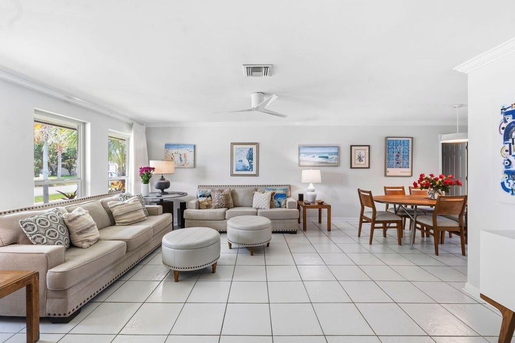 Photo of 6372 SLEEPY WILLOW Way, Delray Beach, FL 33484 (MLS # B26061831)