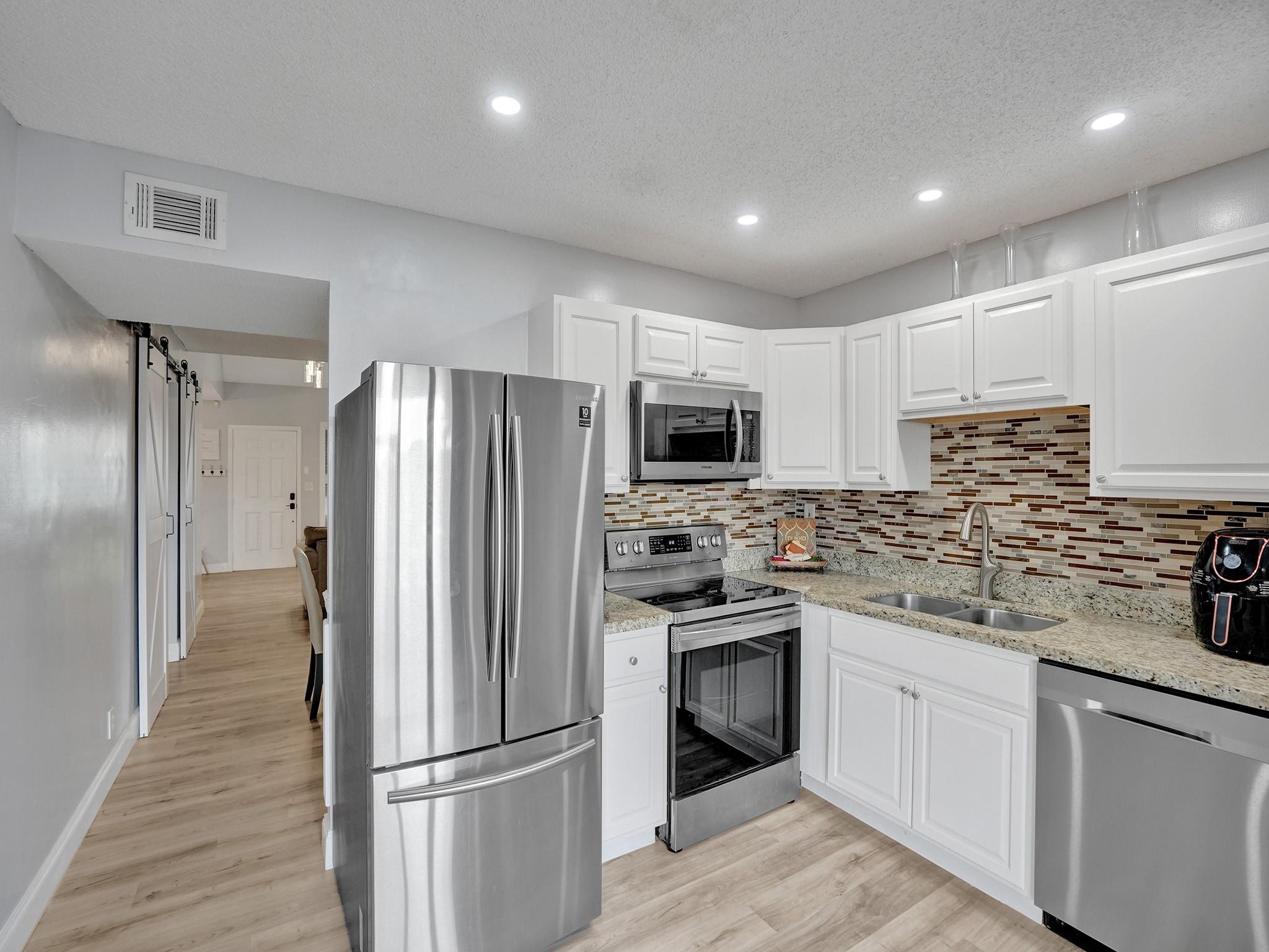 SOUTH POINTE - Residential