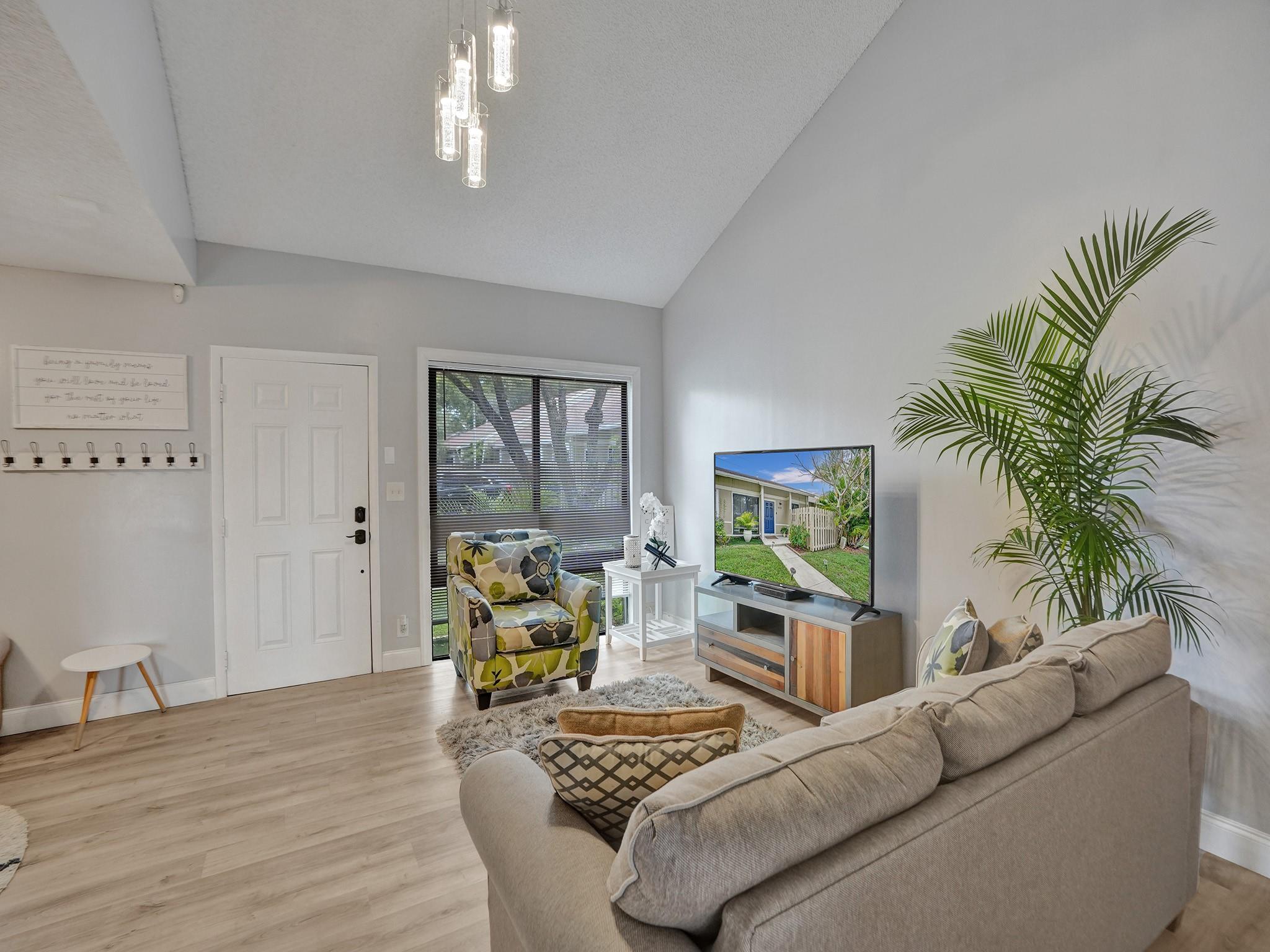 SOUTH POINTE - Residential