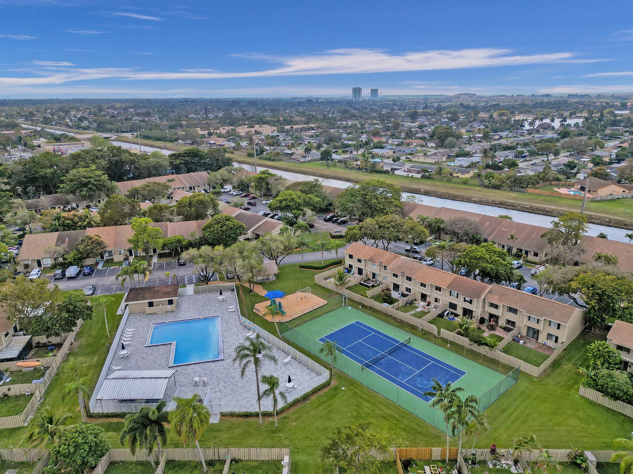 SOUTH POINTE - Residential