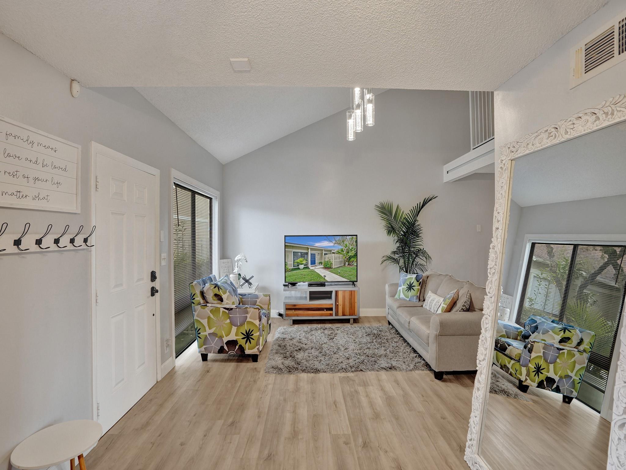 SOUTH POINTE - Residential