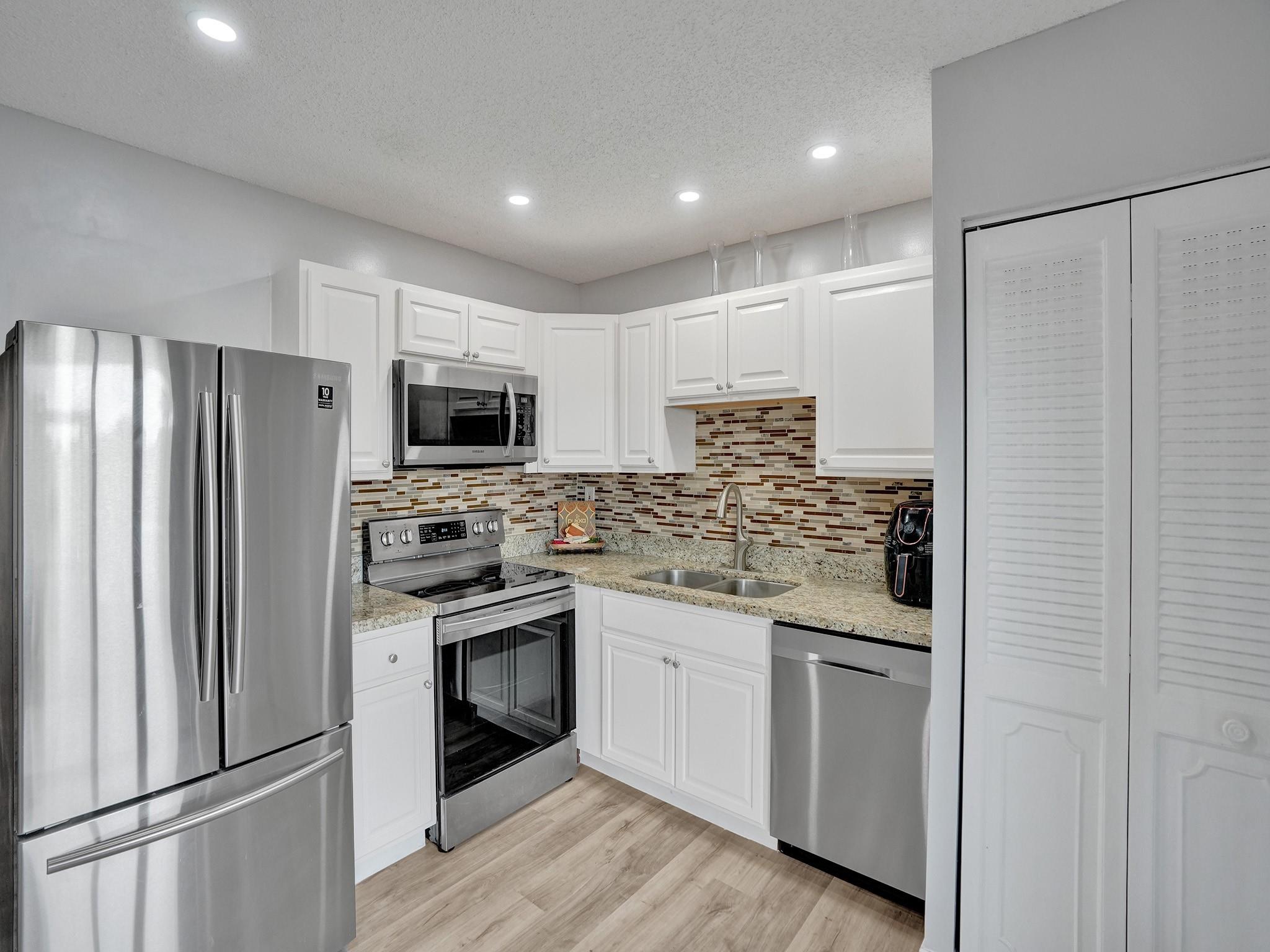 SOUTH POINTE - Residential