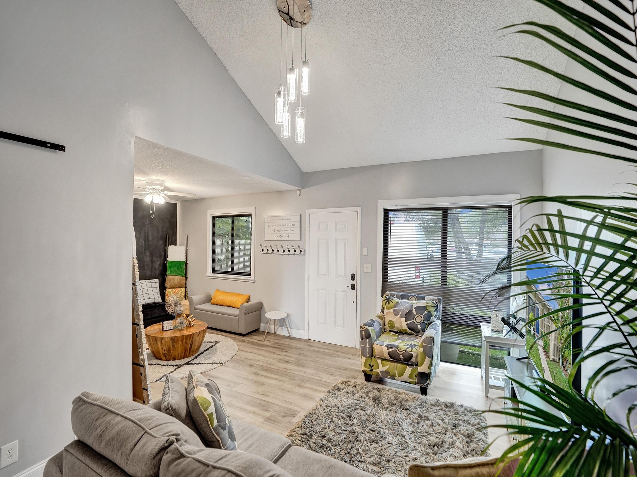 SOUTH POINTE - Residential