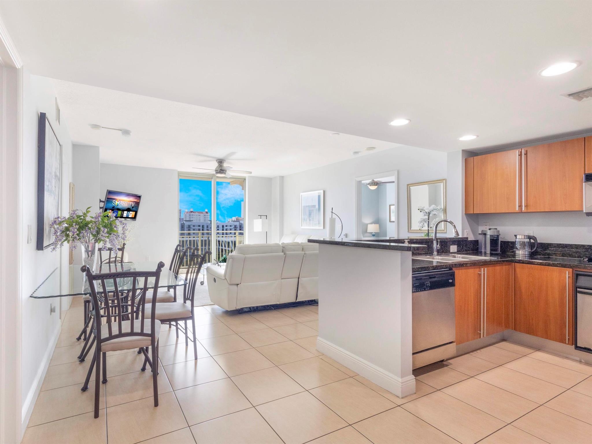 610 Clematis Street 722