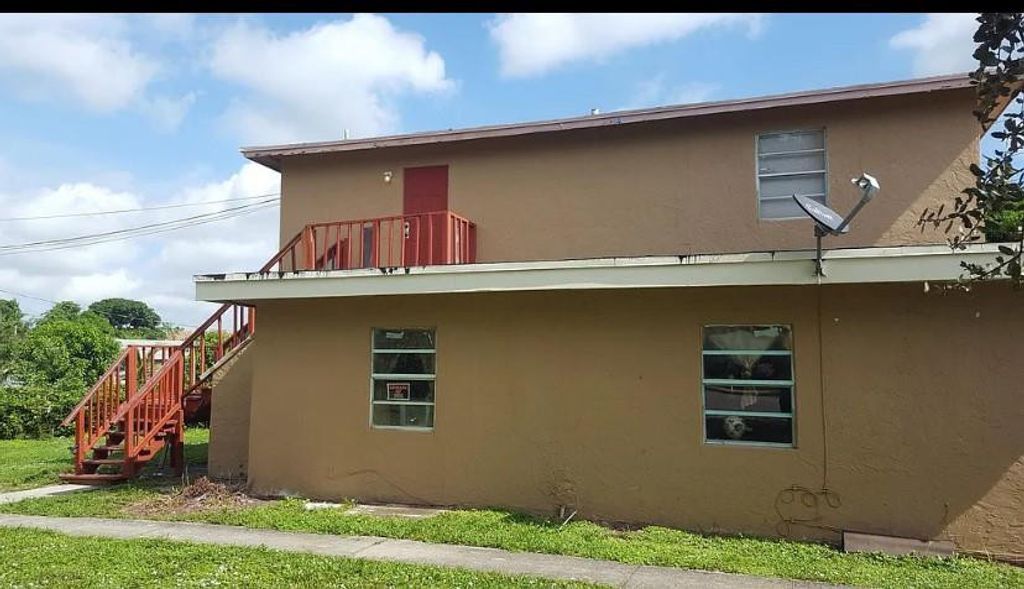 Photo of 146 SW 12 Avenue #B, Delray Beach, FL 33444 (MLS # F10458529)