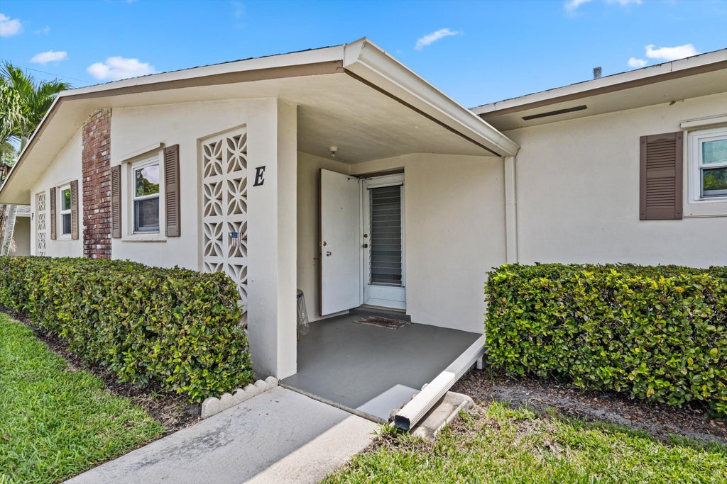 Photo of 2528 EMORY Drive E #E, West Palm Beach, FL 33415 (MLS # B26063560)