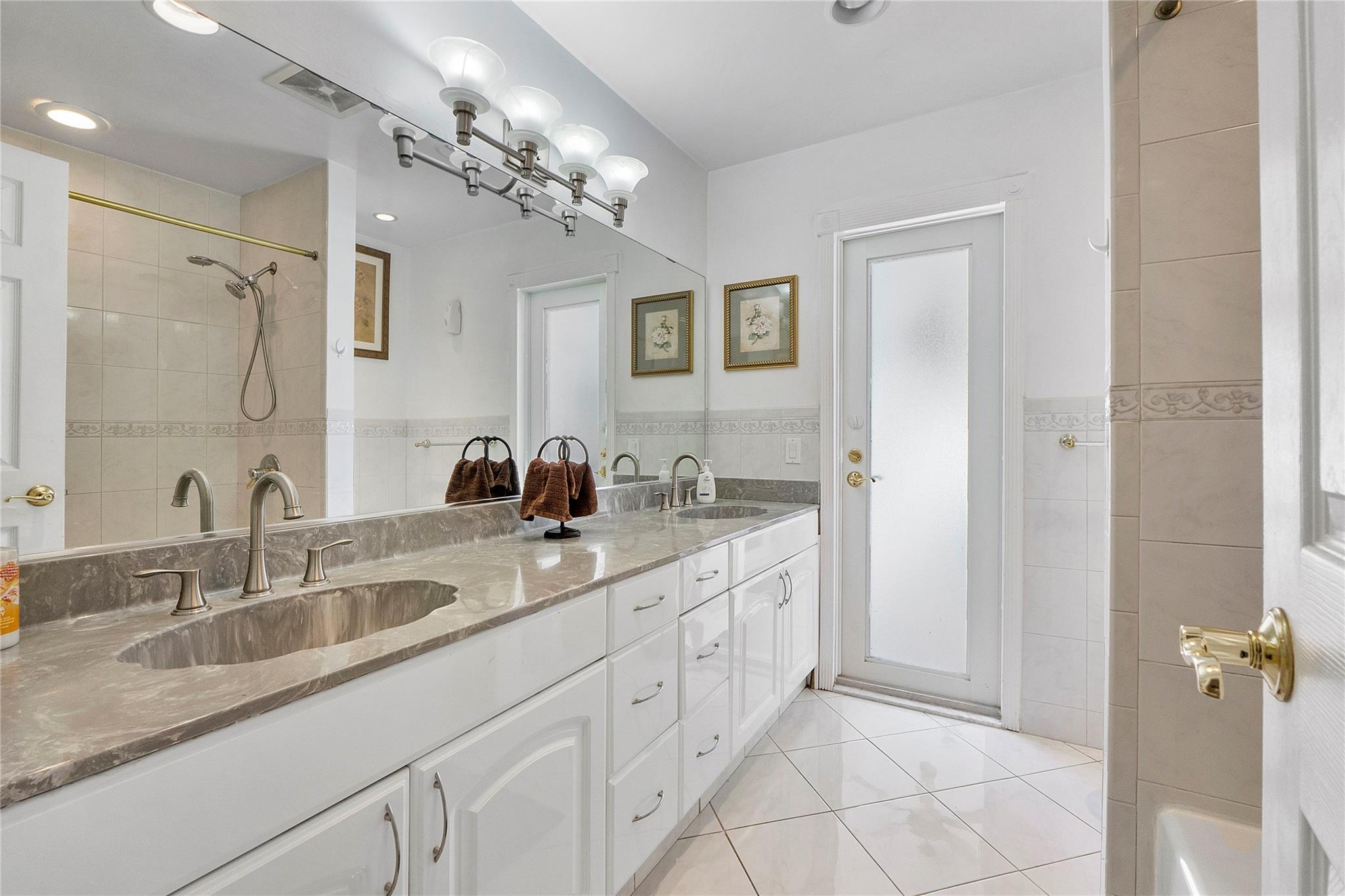 Ramblewood 76-49 B - Residential