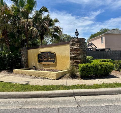 Tiny photo for 1001 Harvest Moon Drive, Seffner, FL 33584 (MLS # B26015023)