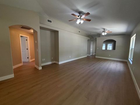 Tiny photo for 1001 Harvest Moon Drive, Seffner, FL 33584 (MLS # B26015023)