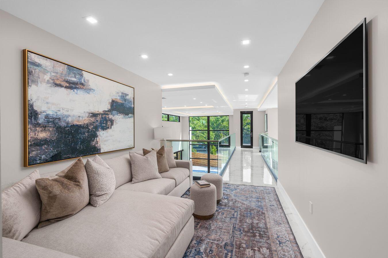 CROISSANT PARK RIVER SEC - Residential