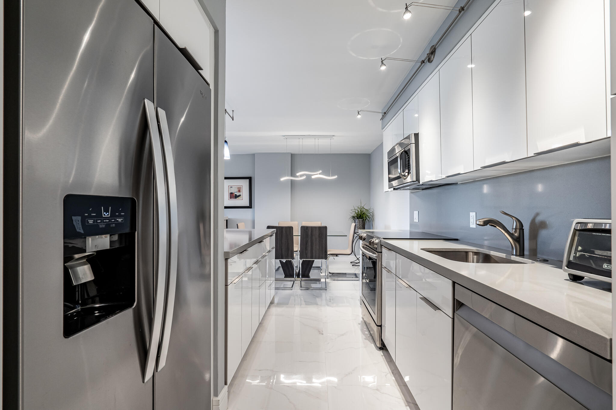 View photos, virtual tours, details... 1111 S Ocean Boulevard 5200