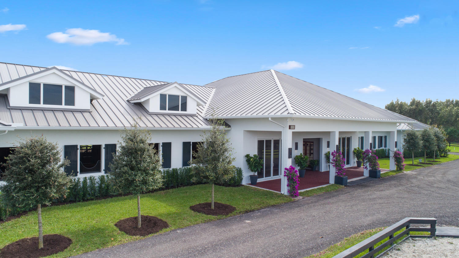 SADDLE CLUB OF WELLINGTON - Residential