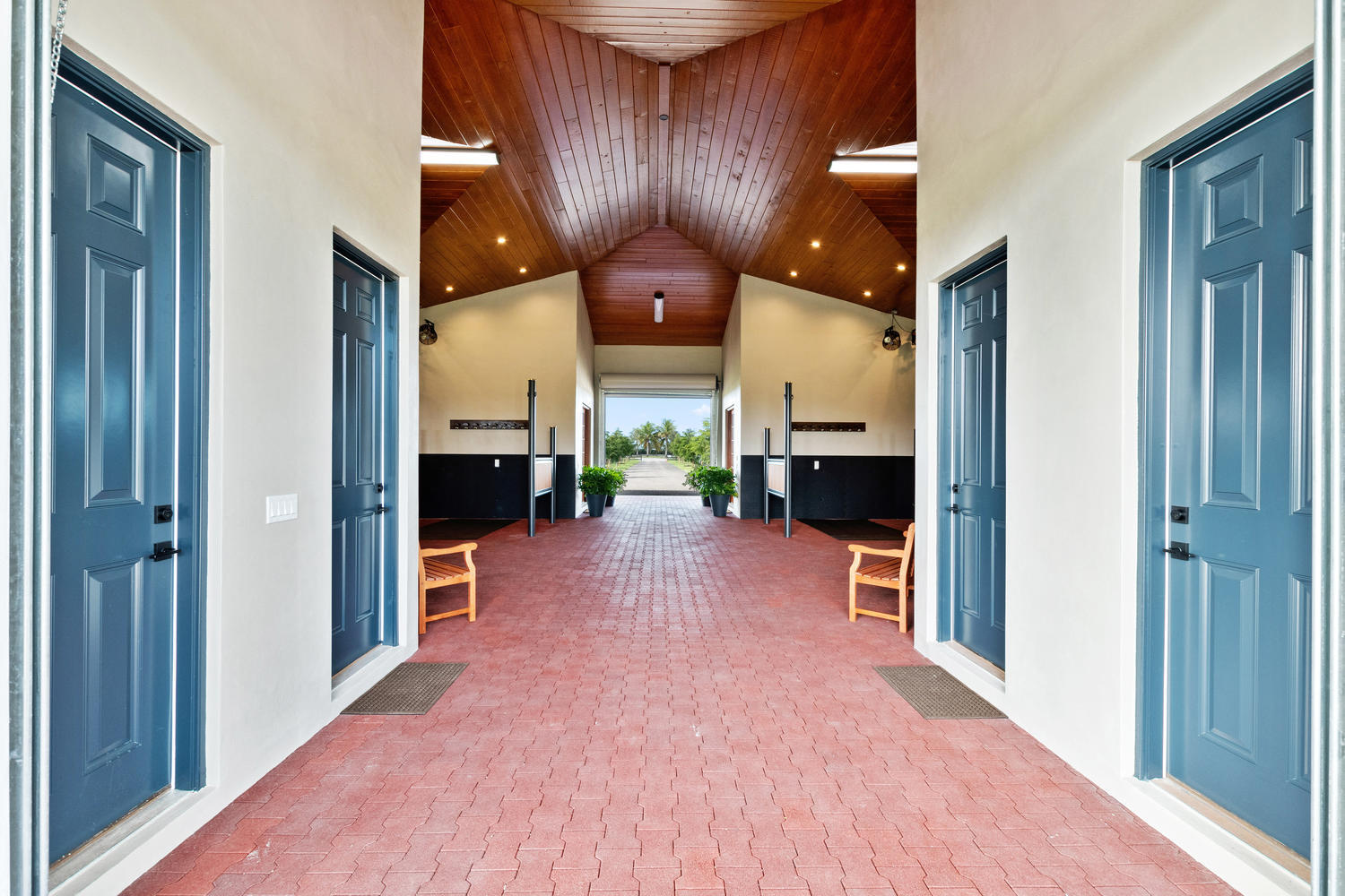 SADDLE CLUB OF WELLINGTON - Residential