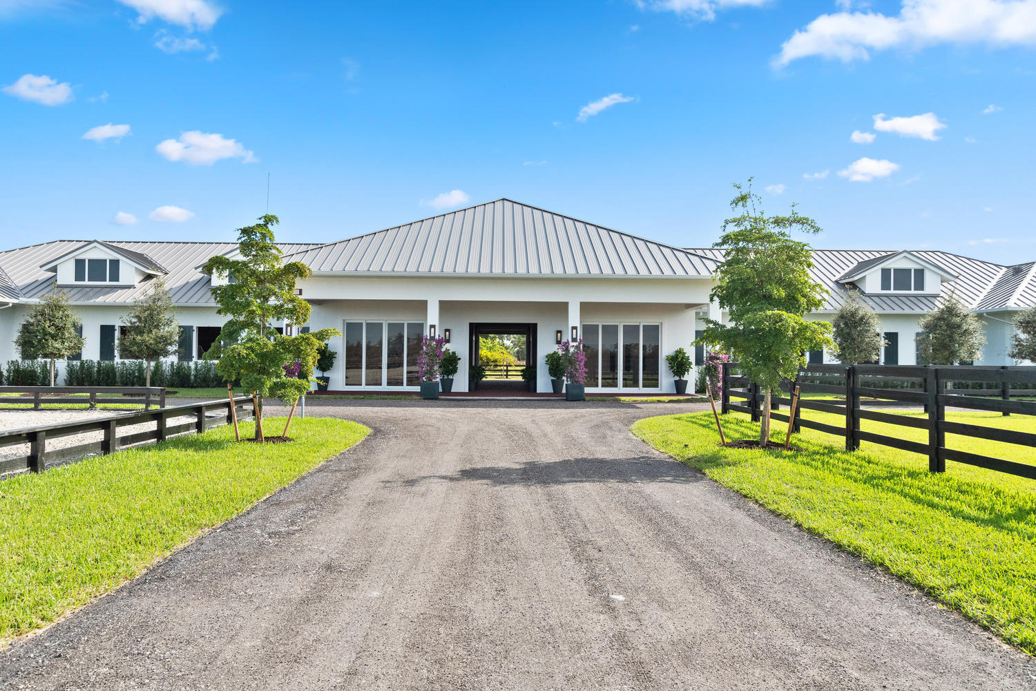 SADDLE CLUB OF WELLINGTON - Residential