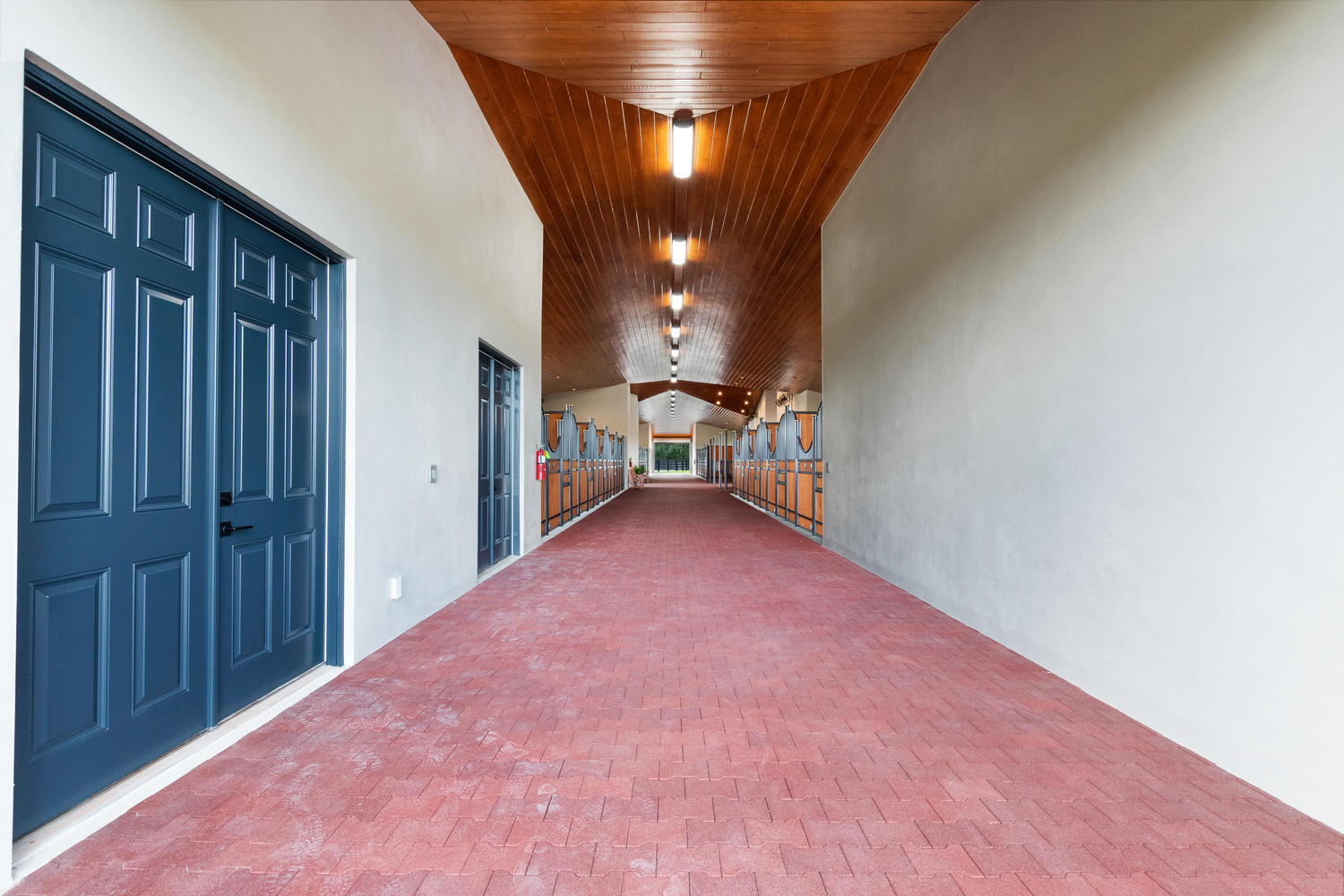 SADDLE CLUB OF WELLINGTON - Residential