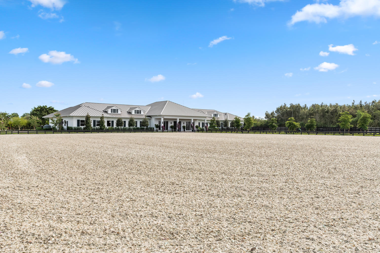 SADDLE CLUB OF WELLINGTON - Residential