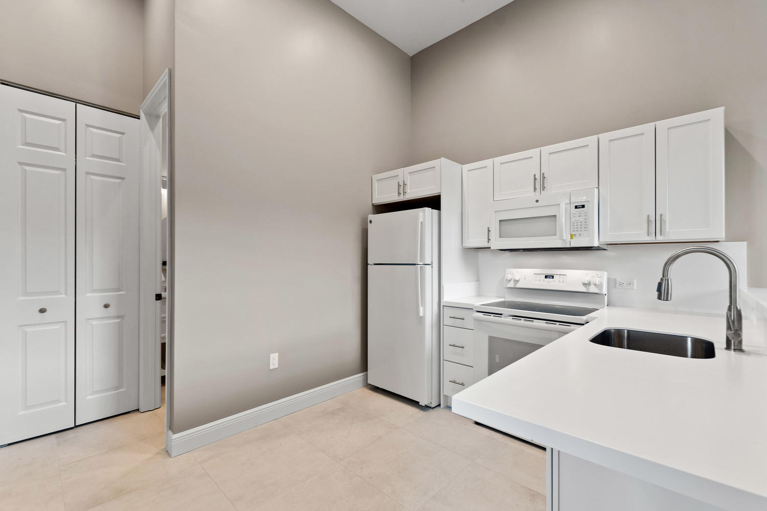 SADDLE CLUB OF WELLINGTON - Residential