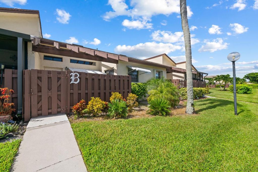 Photo of 14079 Nesting Way #B, Delray Beach, FL 33484 (MLS # R11070408)