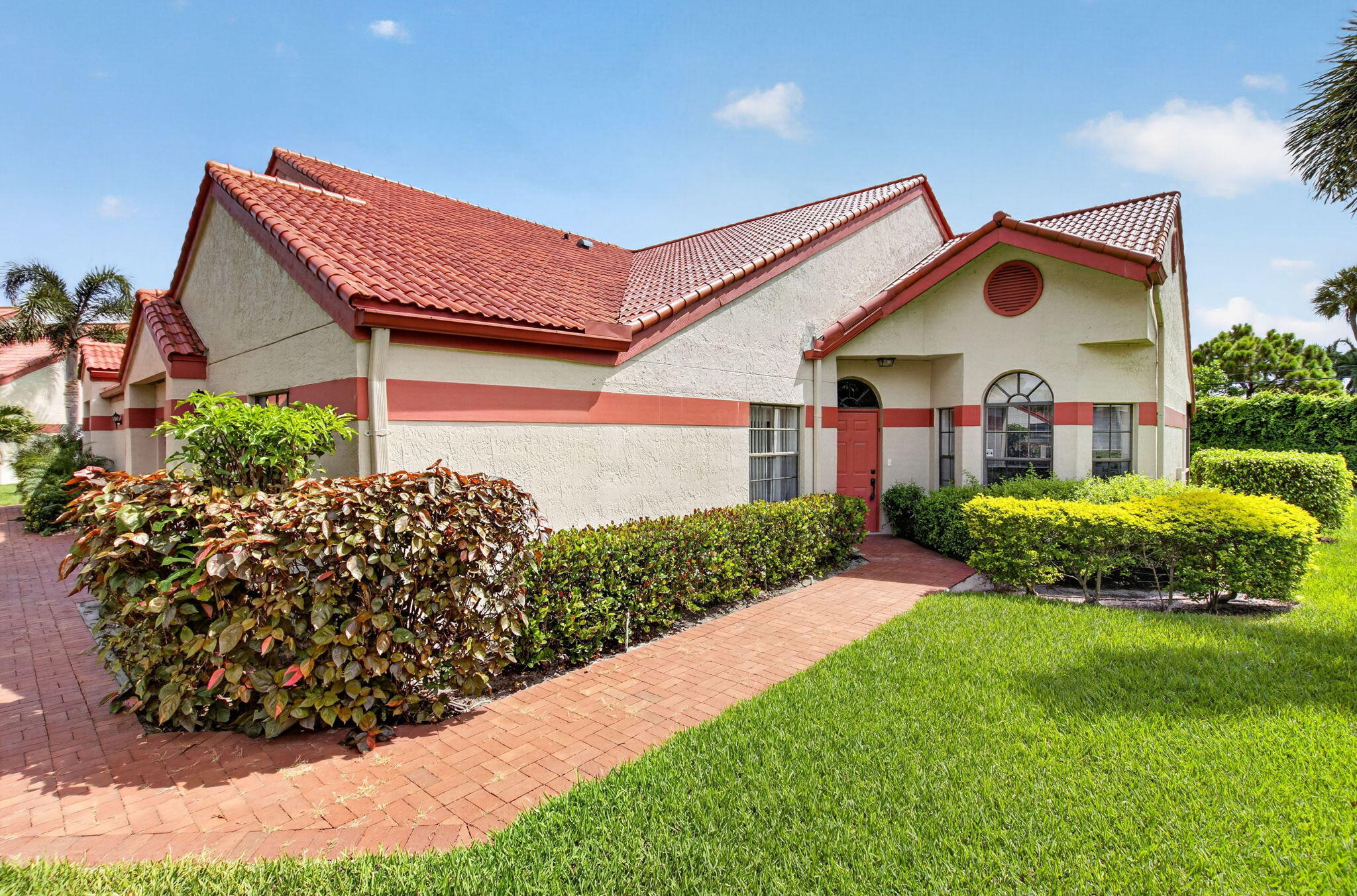 7537 Lexington Club Boulevard B