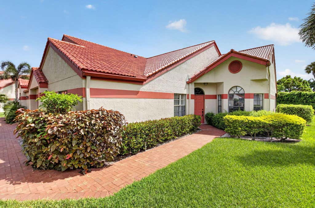 Photo of 7537 Lexington Club Boulevard #B, Delray Beach, FL 33446 (MLS # B26051703)