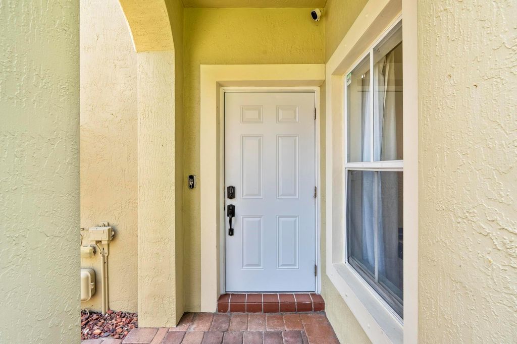 Photo of 265 Lake Monterey Circle, Boynton Beach, FL 33426 (MLS # F10448153)