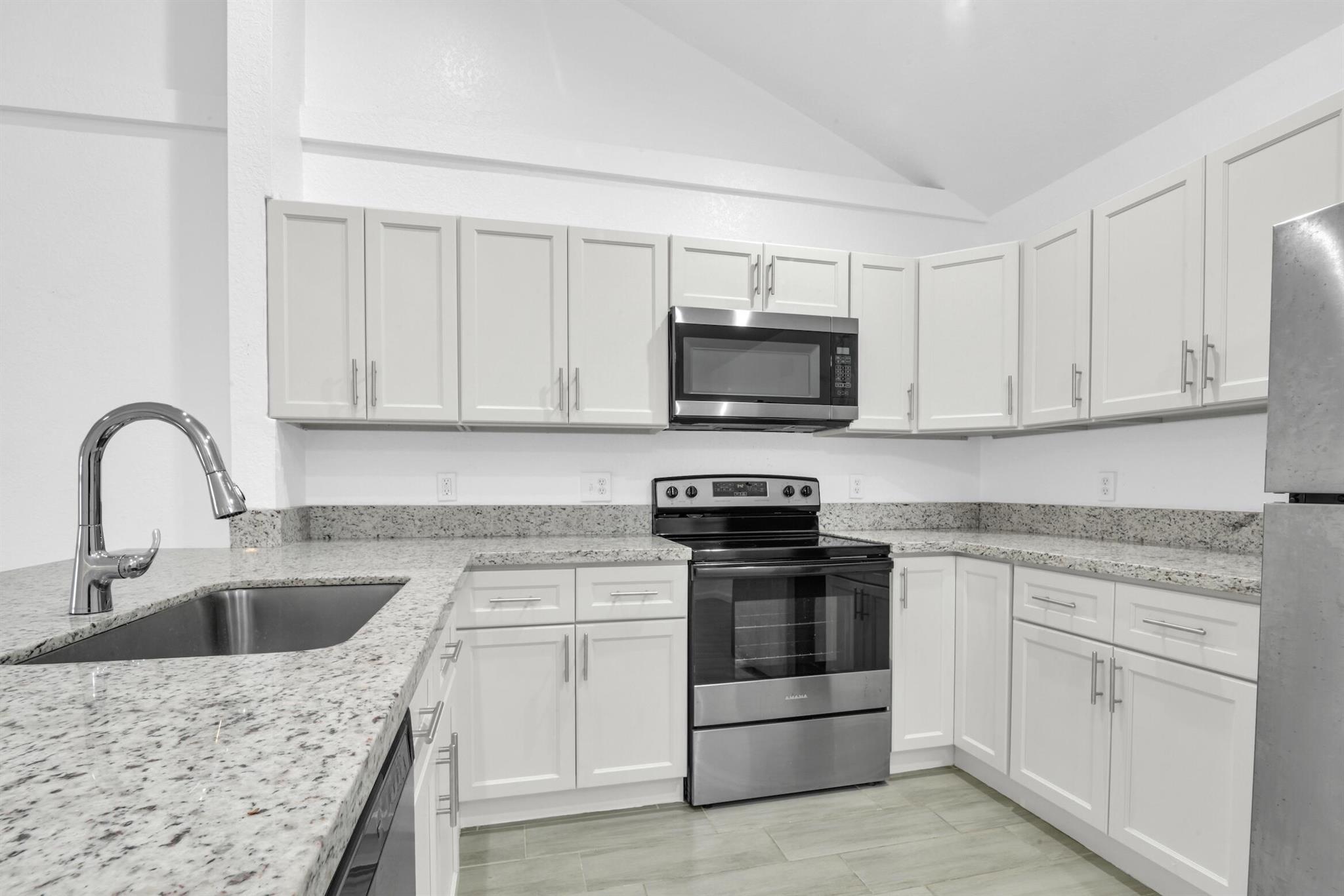 GREENVIEW SHORES 2 OF WEL - Commercial Sale