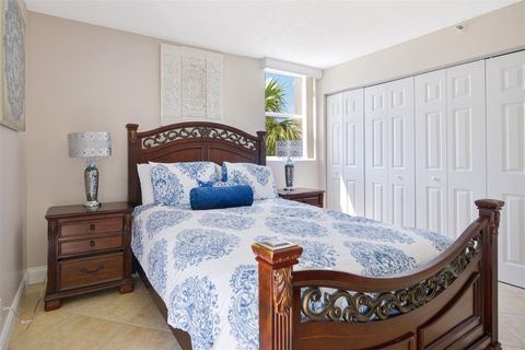 Condominium in Boca Raton FL 6463 La Costa Dr Dr 17.jpg