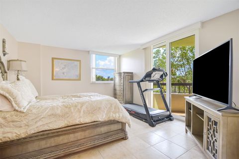 Condominium in Boca Raton FL 6463 La Costa Dr Dr 12.jpg