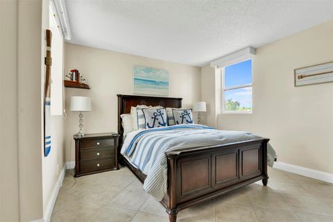 Condominium in Boca Raton FL 6463 La Costa Dr Dr 19.jpg