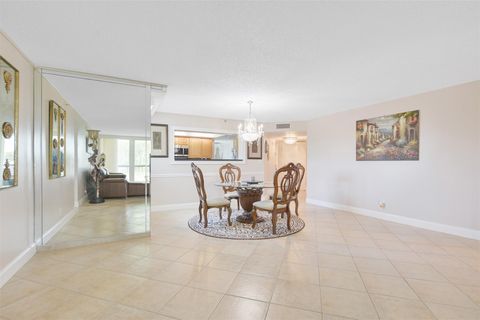 Condominium in Boca Raton FL 6463 La Costa Dr Dr 10.jpg