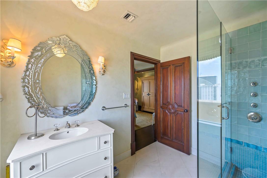 ALHAMBRA PLACE - Residential