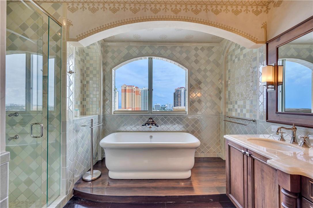 ALHAMBRA PLACE - Residential