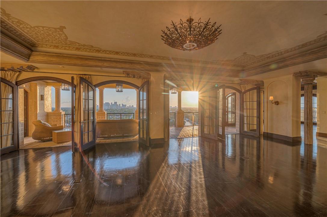 ALHAMBRA PLACE - Residential