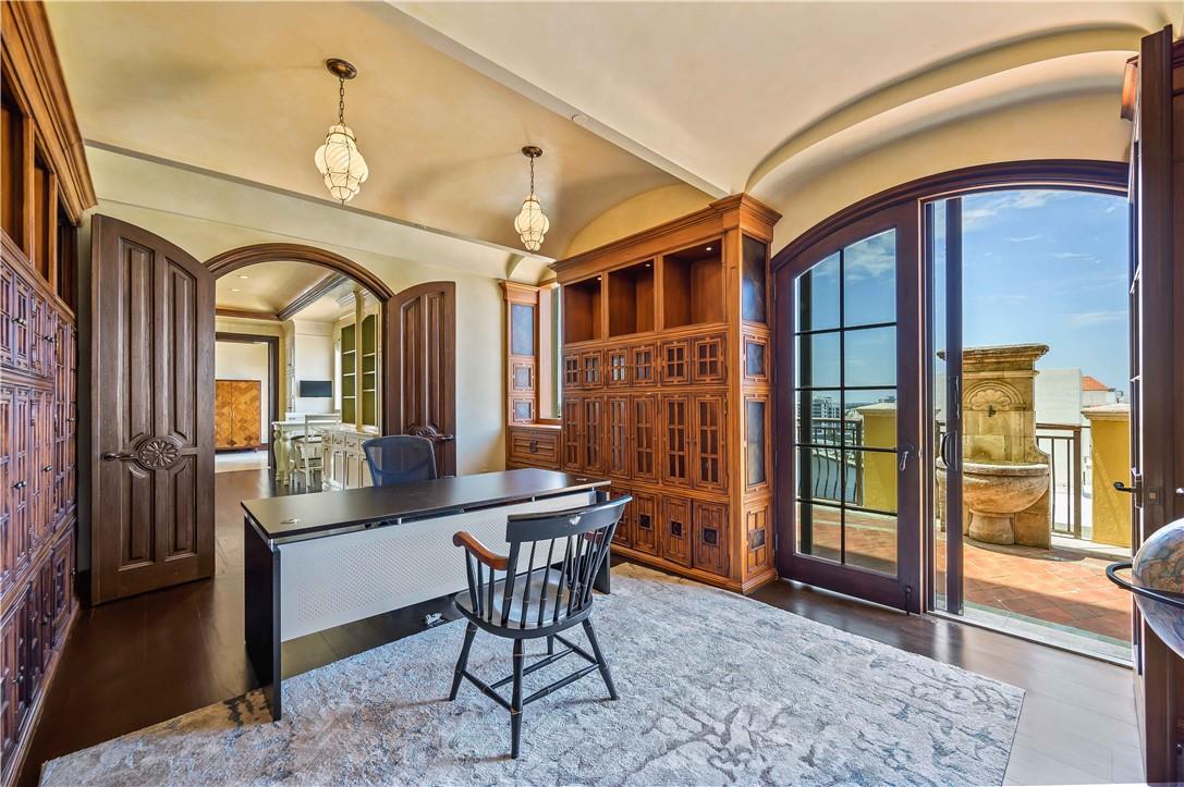 ALHAMBRA PLACE - Residential