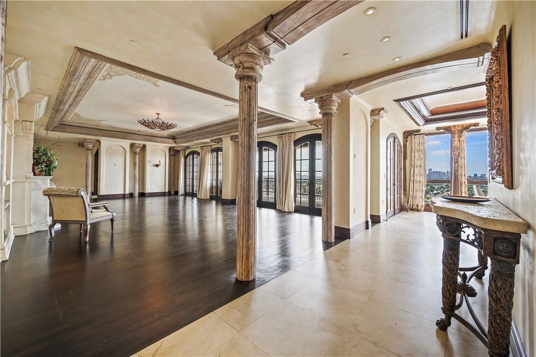 ALHAMBRA PLACE - Residential