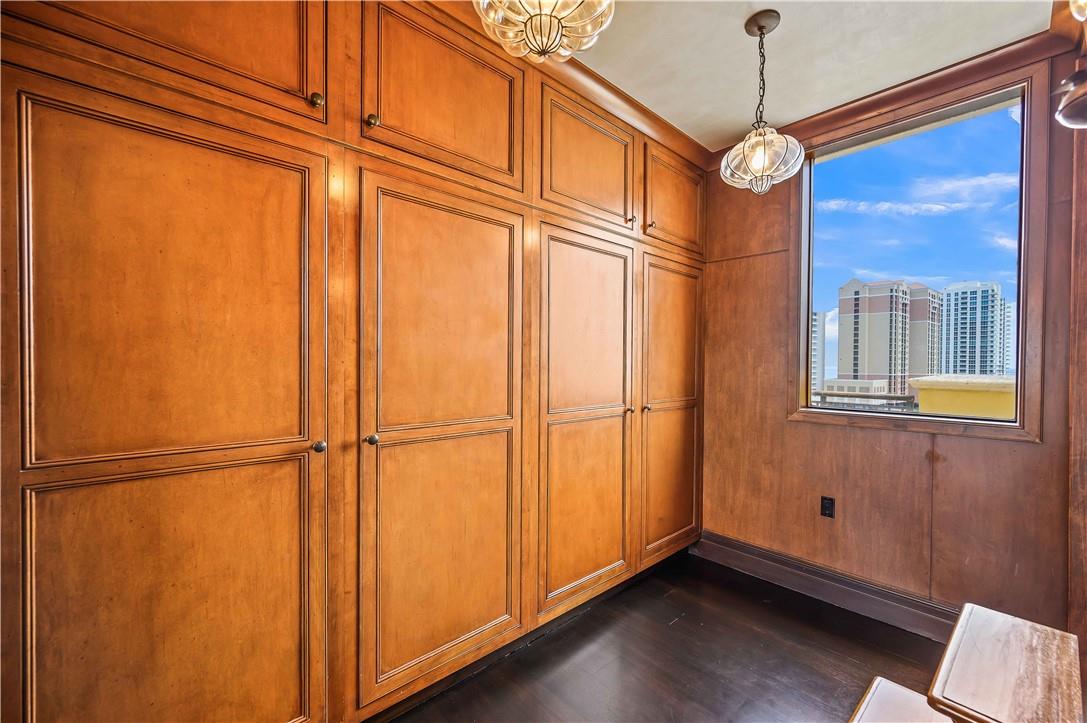 ALHAMBRA PLACE - Residential