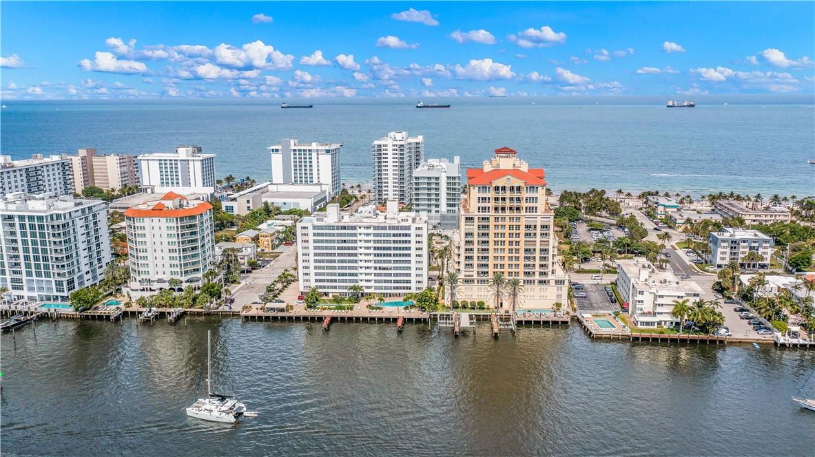 ALHAMBRA PLACE - Residential