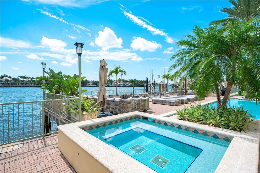 ALHAMBRA PLACE - Residential