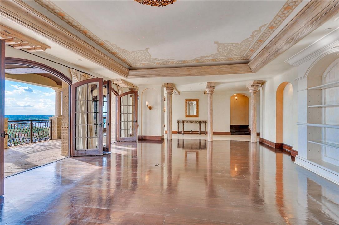 ALHAMBRA PLACE - Residential