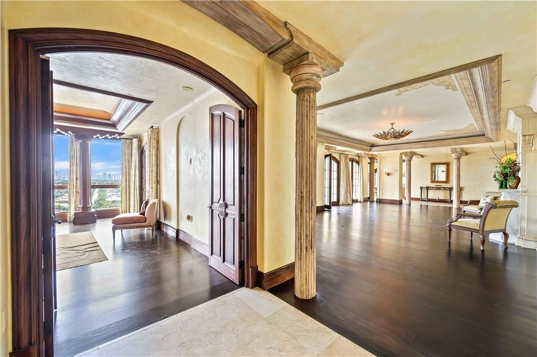 ALHAMBRA PLACE - Residential