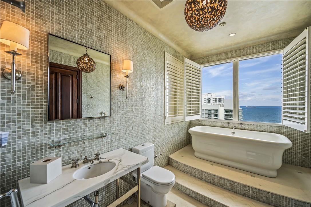 ALHAMBRA PLACE - Residential