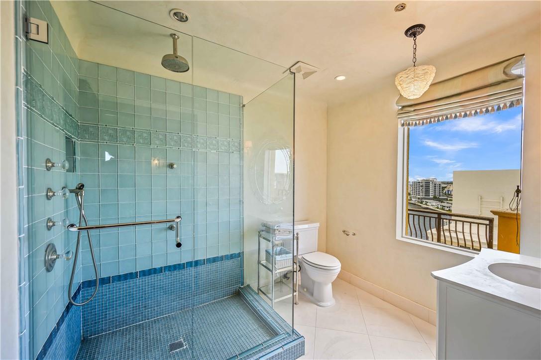 ALHAMBRA PLACE - Residential