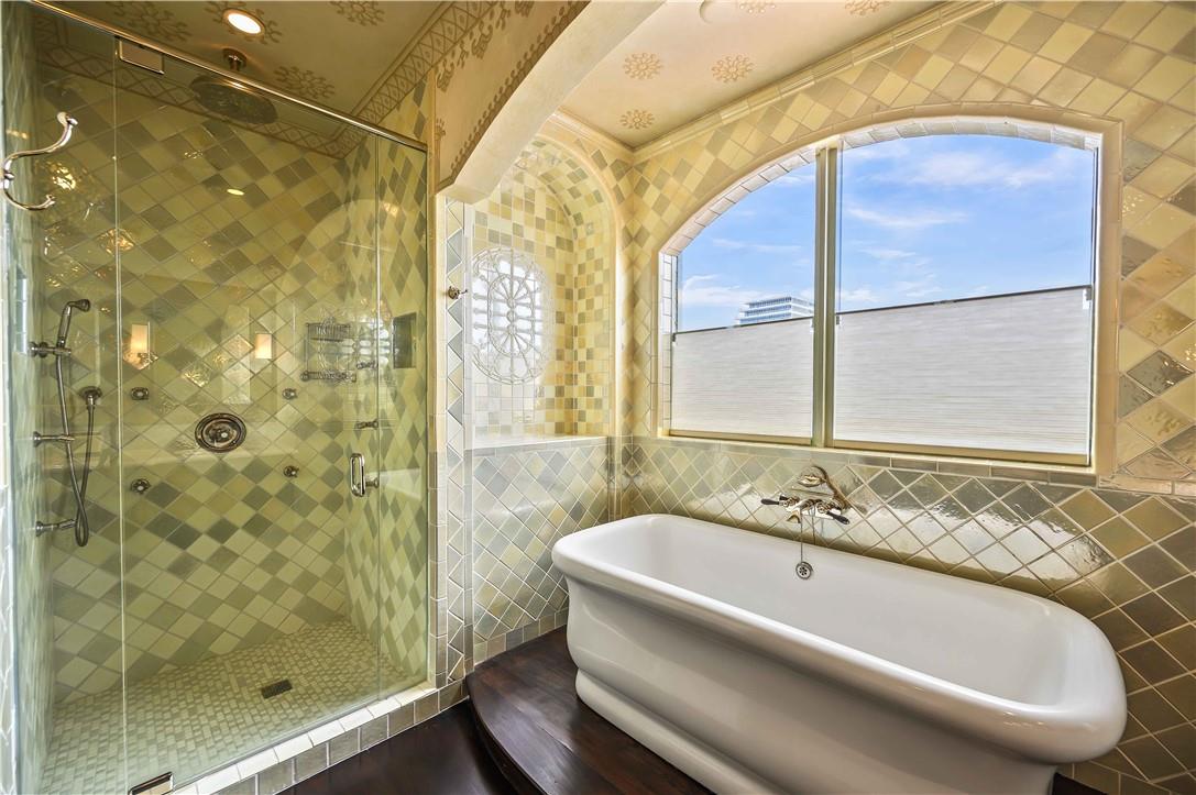 ALHAMBRA PLACE - Residential