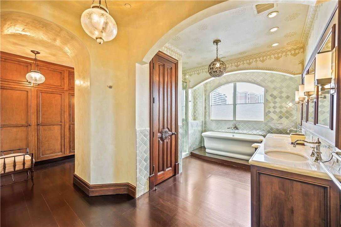 ALHAMBRA PLACE - Residential