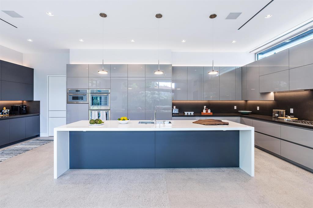 EDGEWATER - Residential