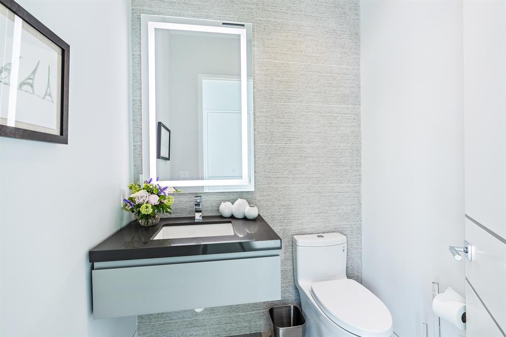 EDGEWATER - Residential